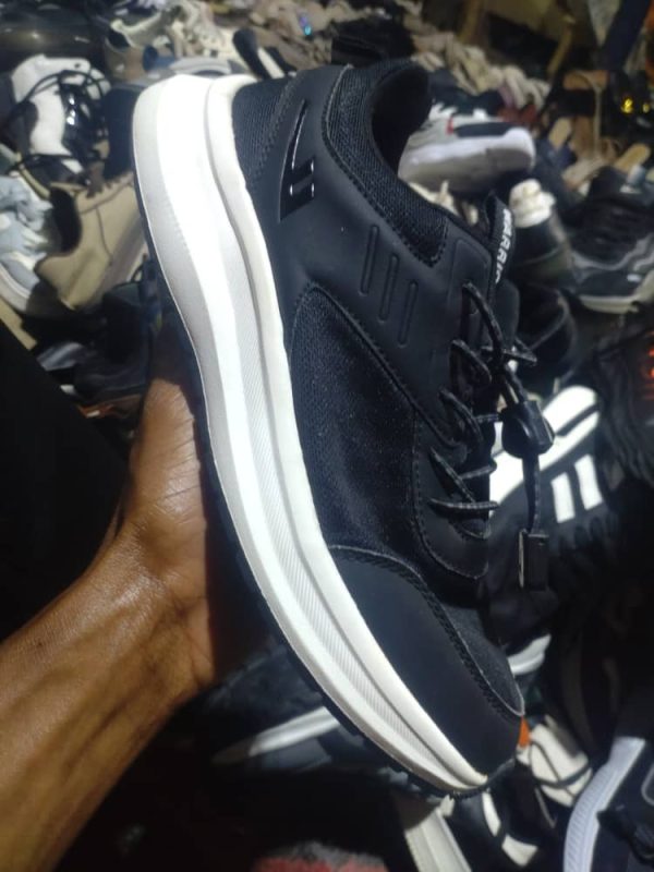inkweto - ya caguwa kuri 16k size 41 nkubashop.com