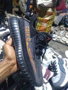 inkweto - ya caguwa kuri 17k size 42 nkubashop.com