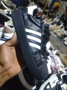 inkweto ya caguwa kuri16k size 38 nkubashop