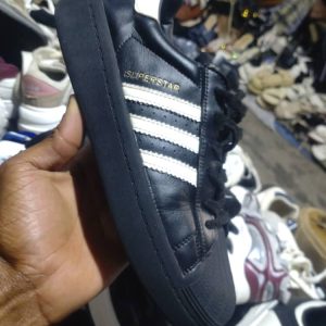 inkweto ya caguwa kuri16k size 38 nkubashop