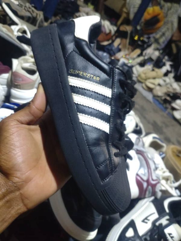 inkweto ya caguwa kuri16k size 38 nkubashop